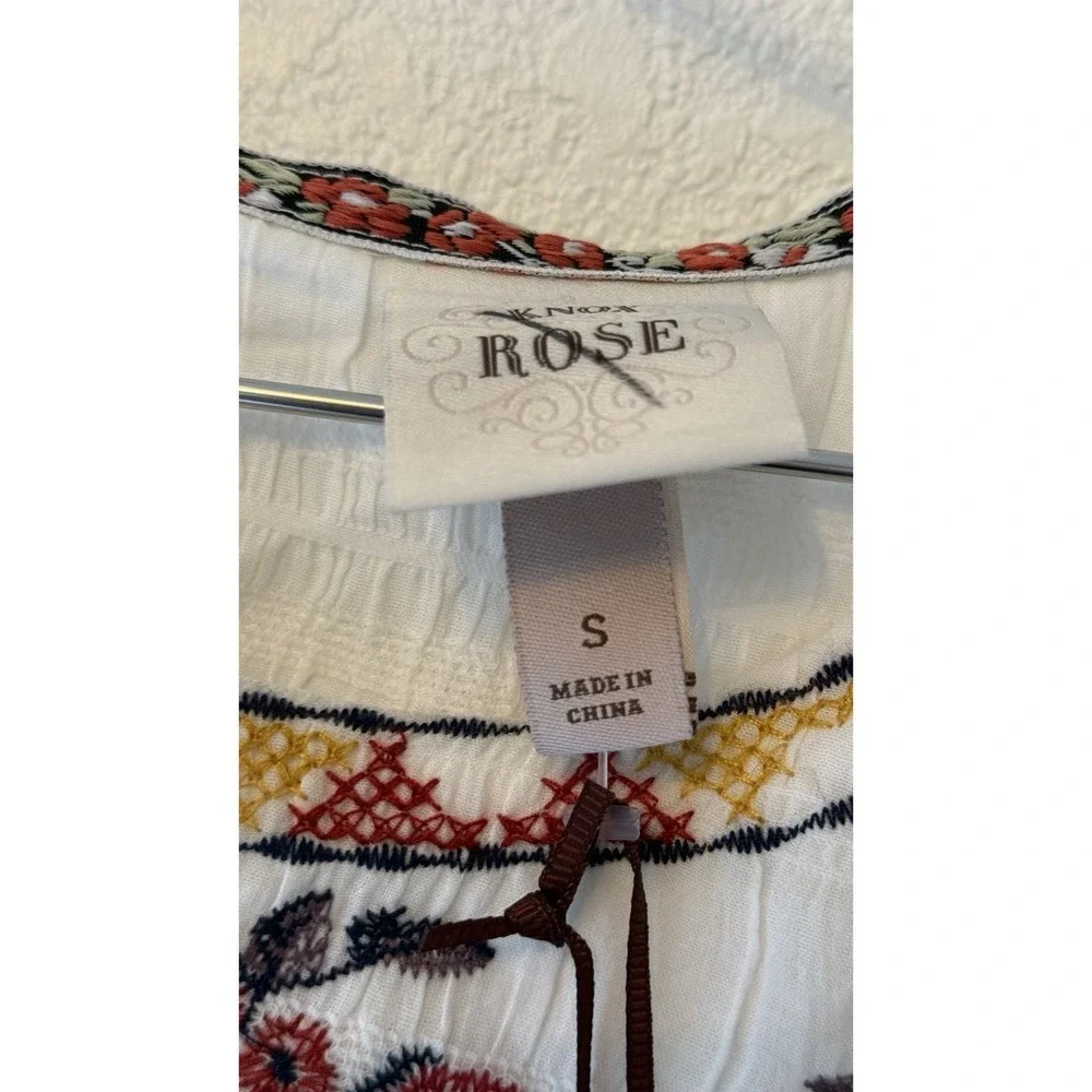 Floral Embroidered White Blouse Lightweight Size Small - Picture 7 of 10